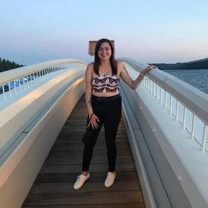 Meet your Posher, Emma